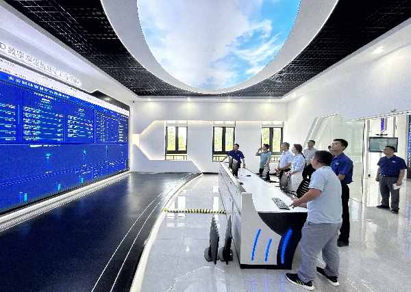 2024.07.09   重庆市应急管理局党委委员、副局长邹瑜一行莅临大业矿山检查指导_1.jpg